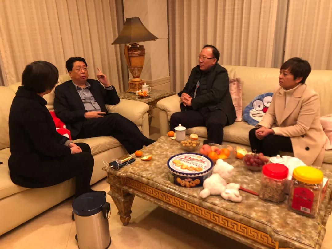 物产中大集团王挺革董事长看望慰问郑妮妮并实地考察中大银座园区